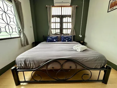 Queen-Zimmer mit Gemeinschaftsbad — Niece Hostel Phuket - Bangtao Beach